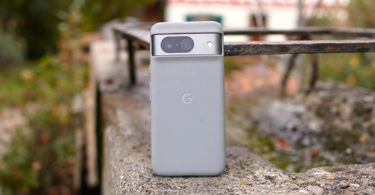 تقرير: Google تستعد لتقديم تقنية WAVE-P إلى هواتف Pixel المستقبلية 9 هاتف Google Pixel في صورة تعبر عن تقنية WAVE-P الجديدة لتحسين تصوير الفيديو